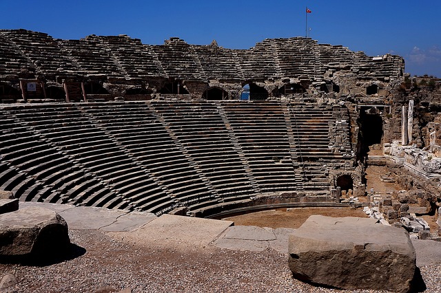 side amfiteatar